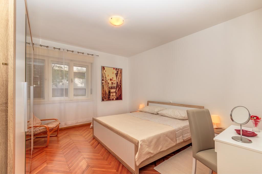 Apartment Barbaresko Split Bagian luar foto
