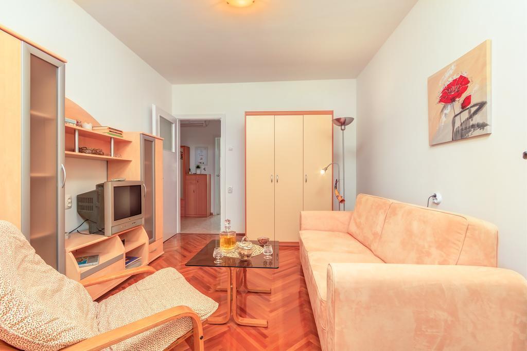 Apartment Barbaresko Split Bagian luar foto