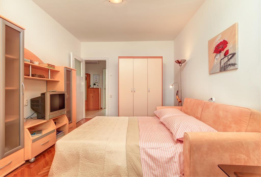Apartment Barbaresko Split Bagian luar foto