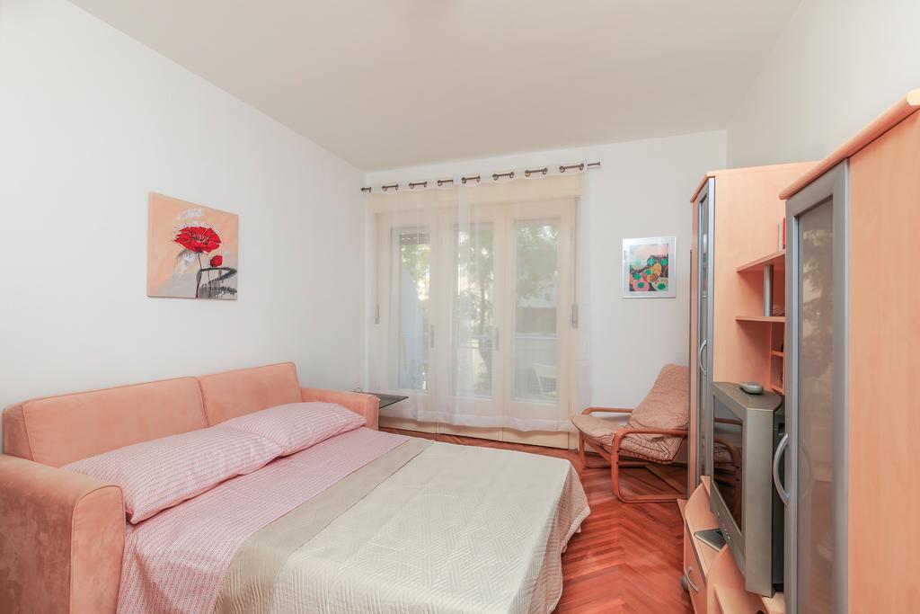 Apartment Barbaresko Split Bagian luar foto