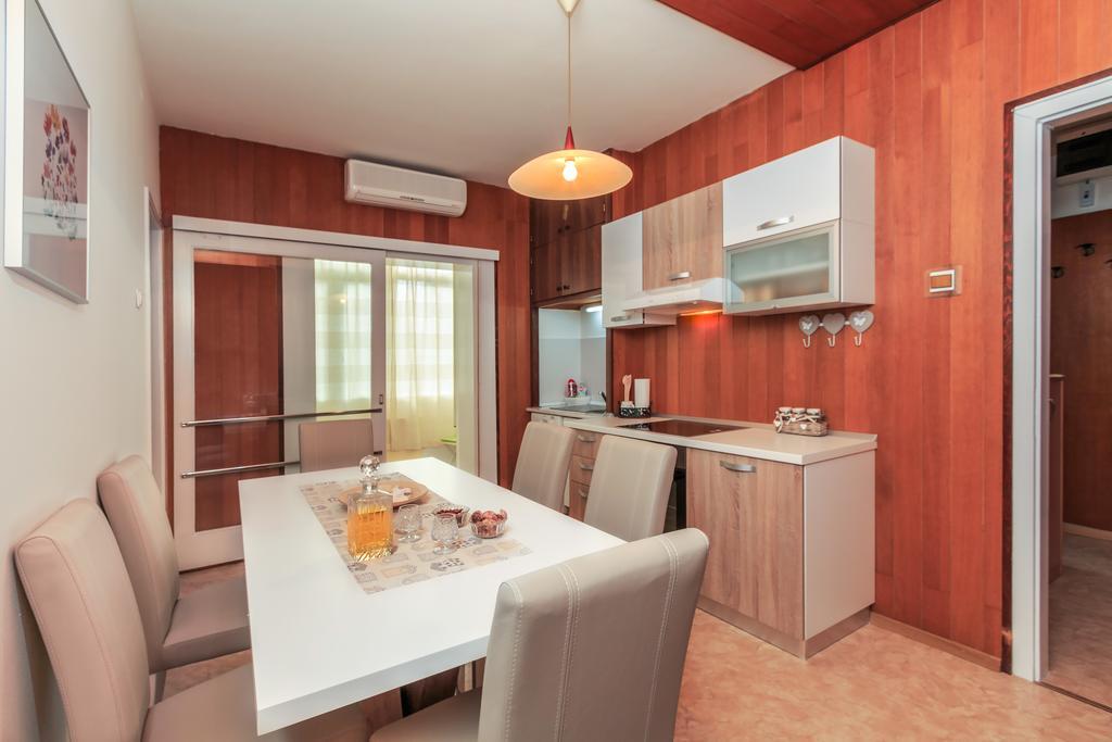 Apartment Barbaresko Split Bagian luar foto