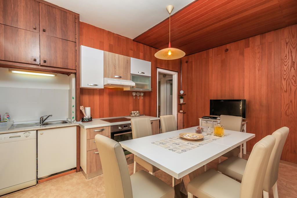 Apartment Barbaresko Split Bagian luar foto